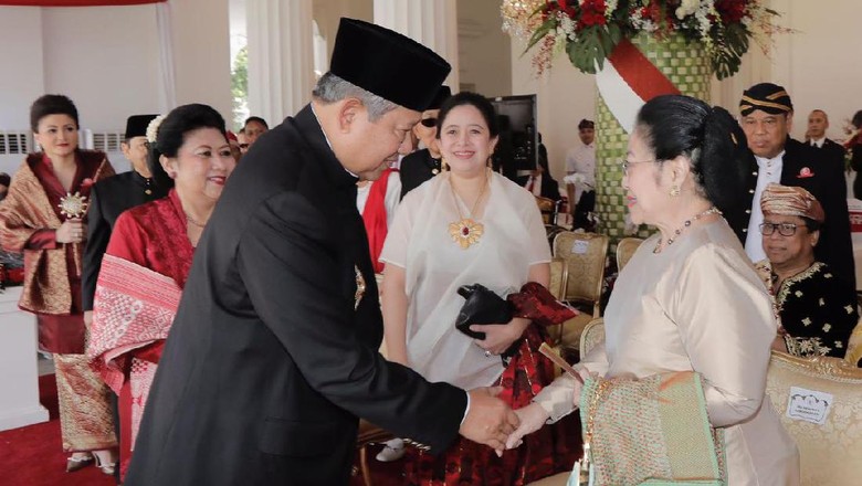 SBY-Mega Bersalaman, Puan: Jauh di Mata Dekat di Hati SBY-Mega Bersalaman, Puan: Jauh di Mata Dekat di Hati