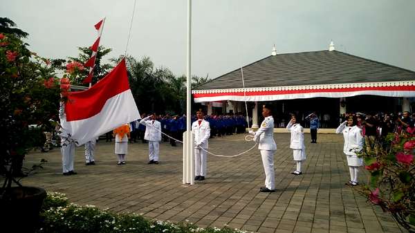 Alasan untuk Tak Perlu Cemaskan Risiko Kanker Kulit Saat Upacara 17-an Alasan untuk Tak Perlu Cemaskan Risiko Kanker Kulit Saat Upacara 17-an