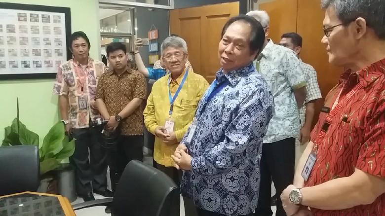 Bandingkan Gedung, BURT DPR Sambangi BPK dan MK Bandingkan Gedung, BURT DPR Sambangi BPK dan MK
