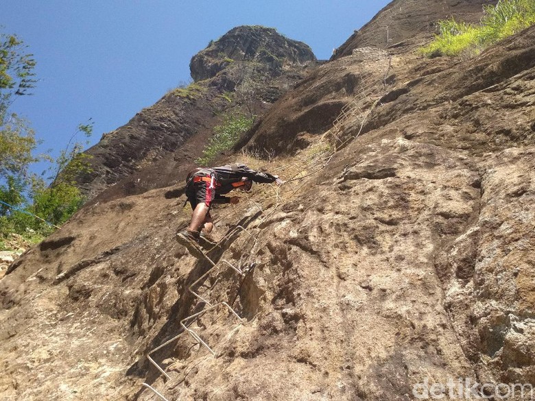 Panjat Dinding Via Ferrata Trenggalek Kedua di Indonesia Panjat Dinding Via Ferrata Trenggalek Kedua di Indonesia