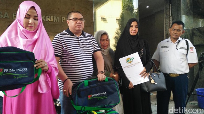 Penjelasan Agen Haji PUW Soal Dugaan Tipu Calon Jemaah Rp 142 juta Penjelasan Agen Haji PUW Soal Dugaan Tipu Calon Jemaah Rp 142 juta