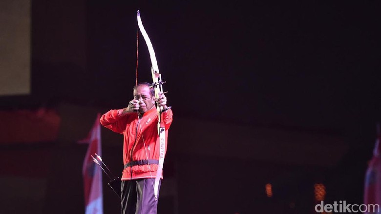 Jokowi Lepaskan Anak Panah, Hitung Mundur Asian Games 2018 Dimulai Jokowi Lepaskan Anak Panah, Hitung Mundur Asian Games 2018 Dimulai