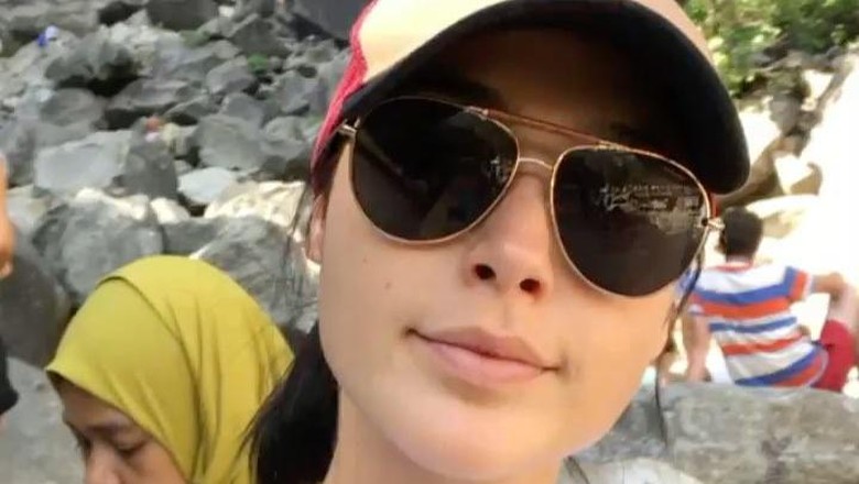 Gal Gadot berburu air terjun (Dok. gal_gadot/Instagram) Gal Gadot berburu air terjun (Dok. gal_gadot/Instagram)