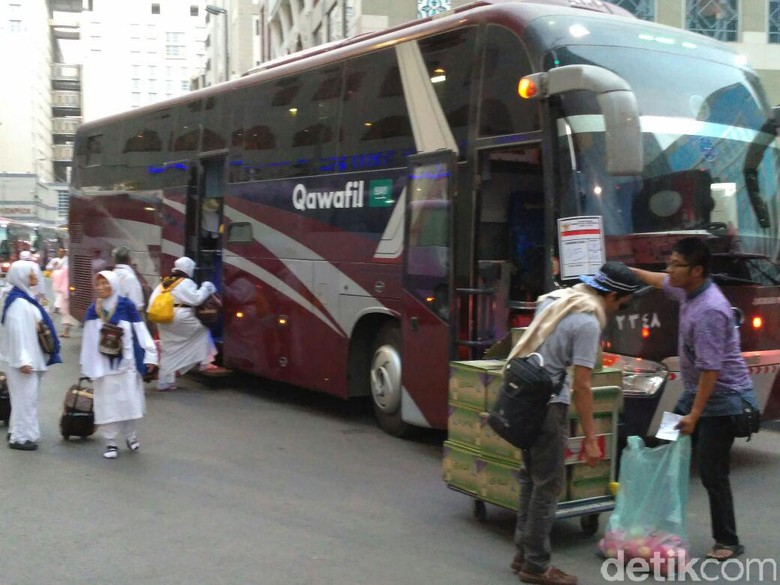 Lagi Terkait Paspor, 2 Jemaah Embarkasi Solo Tertinggal di Madinah Lagi Terkait Paspor, 2 Jemaah Embarkasi Solo Tertinggal di Madinah