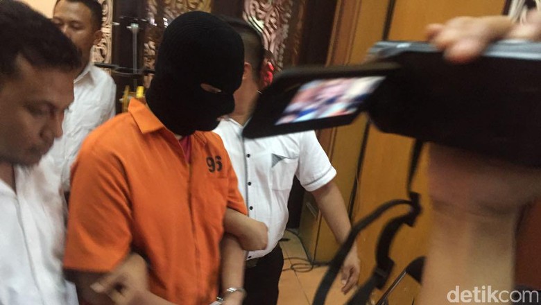 Polisi Selidiki Keterkaitan Ringgo Penghina Jokowi dengan Ormas Polisi Selidiki Keterkaitan Ringgo Penghina Jokowi dengan Ormas