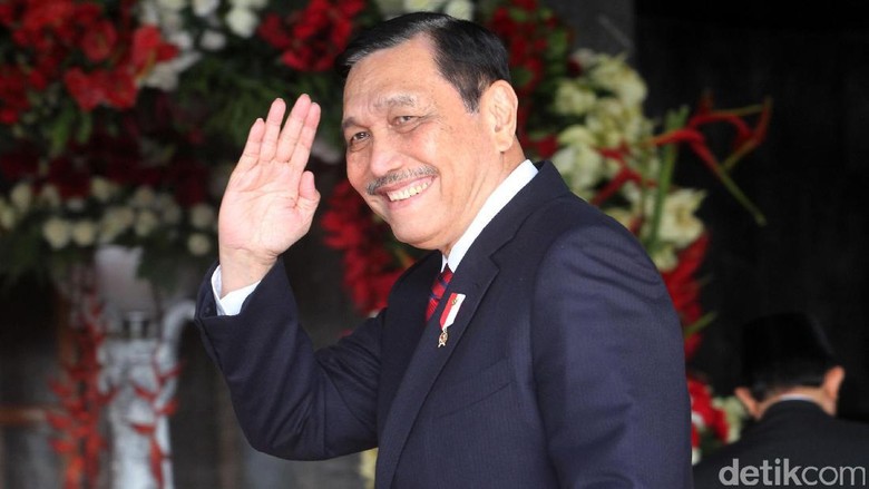Luhut Masih Kaji Kecepatan Kereta Kencang JKT-SBY Luhut Masih Kaji Kecepatan Kereta Kencang JKT-SBY