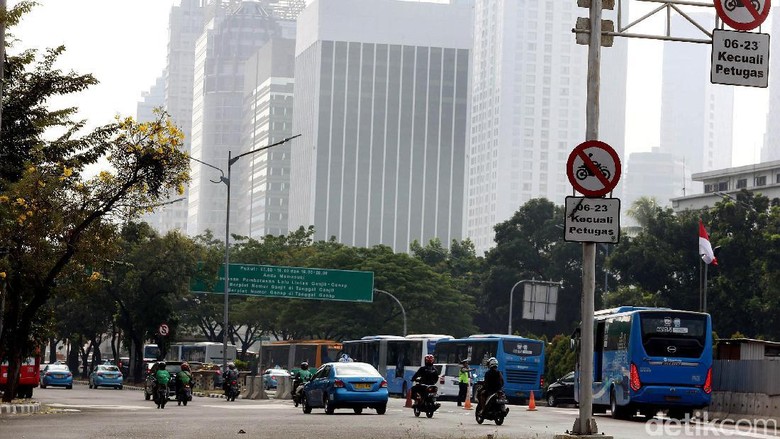 Mereka yang Berteriak Soal Larangan Motor Lewati Sudirman Mereka yang Berteriak Soal Larangan Motor Lewati Sudirman