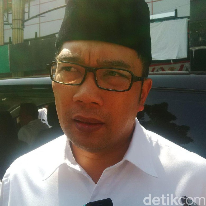 Ridwan Kamil: Krisis Air Bersih? Langsung Hubungi PDAM Bandung Ridwan Kamil: Krisis Air Bersih? Langsung Hubungi PDAM Bandung