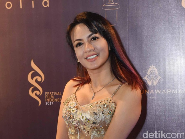 Soal Poligami, Yeyen Lidya: Saya Ikhlas, Tapi Ada Syaratnya! Soal Poligami, Yeyen Lidya: Saya Ikhlas, Tapi Ada Syaratnya!
