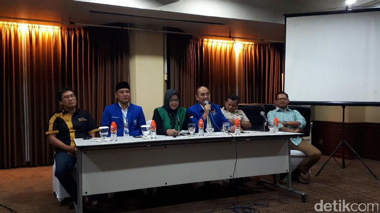 Tanpa NasDem di Pertemuan 5 Partai, Bagaimana Nasib Ridwan Kamil? Tanpa NasDem di Pertemuan 5 Partai, Bagaimana Nasib Ridwan Kamil?