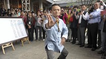 Ketika Orang Terkaya China Jadi Michael Jackson Ketika Orang Terkaya China Jadi Michael Jackson