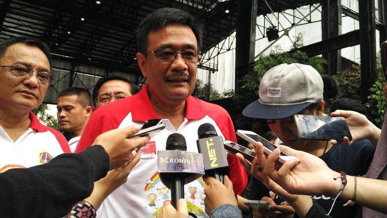 Warga Lapor Fadli Zon, Djarot Cek Status Tanah Kampung Bayam Warga Lapor Fadli Zon, Djarot Cek Status Tanah Kampung Bayam