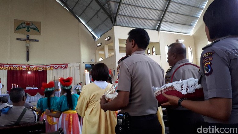 Cara Polisi Dekati Warga Perbatasan RI-Timor Leste Agar Taat Hukum Cara Polisi Dekati Warga Perbatasan RI-Timor Leste Agar Taat Hukum