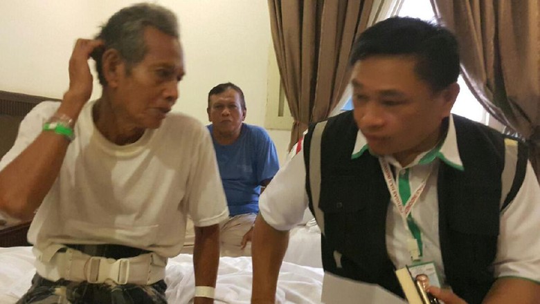 Maksum Penarik Becak Naik Haji: Alhamdulillah, Sampai Sini Juga Maksum Penarik Becak Naik Haji: Alhamdulillah, Sampai Sini Juga