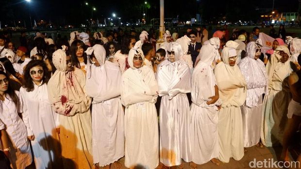 Ratusan Pocong Mendadak Muncul Gentayangan di Jalanan Banjarnegara