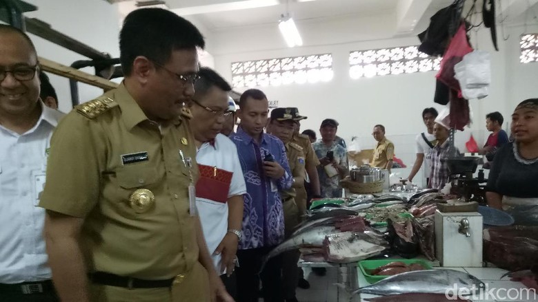Djarot Ingin Pasar Tradisional Gunakan Transaksi Non-Tunai Djarot Ingin Pasar Tradisional Gunakan Transaksi Non-Tunai