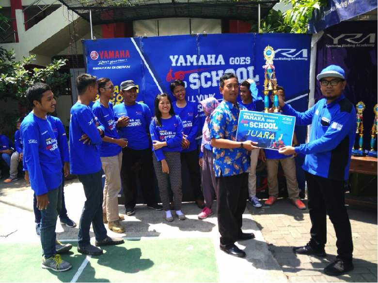Pelajar SMA Makin Gandrungi Motor Ini Pelajar SMA Makin Gandrungi Motor Ini