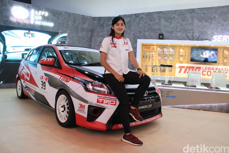 Cewek Bawa Mobil, Jauhkan Hal yang Mengganggu dari Jangkauan Cewek Bawa Mobil, Jauhkan Hal yang Mengganggu dari Jangkauan