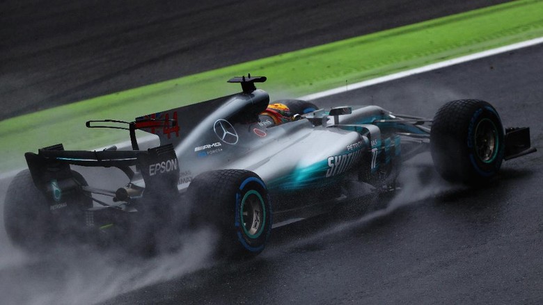 Terhenti Dua Jam Lebih karena Hujan, Pole di Monza Milik Hamilton Terhenti Dua Jam Lebih karena Hujan, Pole di Monza Milik Hamilton