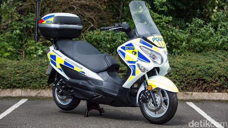 Polisi Inggris Bertugas Naik Motor Hidrogen Polisi Inggris Bertugas Naik Motor Hidrogen