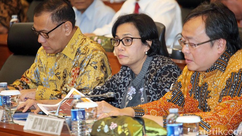 Sri Mulyani dan Komisi XI DPR Sepakati Asumsi Dasar RAPBN 2018 Sri Mulyani dan Komisi XI DPR Sepakati Asumsi Dasar RAPBN 2018