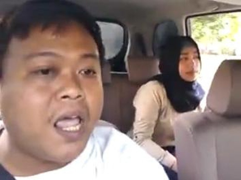 Viral Video Driver GrabCar Cekcok dengan Penumpang soal Lokasi Antar Viral Video Driver GrabCar Cekcok dengan Penumpang soal Lokasi Antar