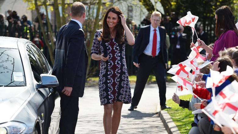 Hamil Anak Ketiga, Kate Middleton Makan Pedas dan Permen Terus Hamil Anak Ketiga, Kate Middleton Makan Pedas dan Permen Terus