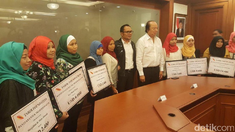 Konglomerat Tahir Gelontorkan USD 111.000 Bantu TKI Tak Digaji Konglomerat Tahir Gelontorkan USD 111.000 Bantu TKI Tak Digaji