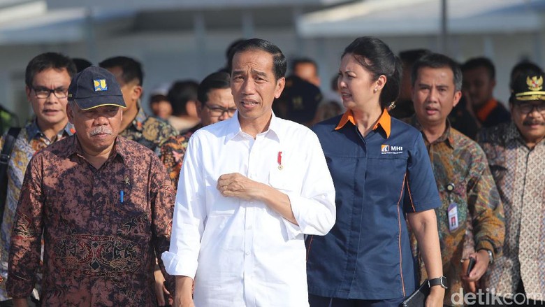 Bupati Mojokerto ke Jokowi: Tol Moker Harusnya Selesai dari Dulu Bupati Mojokerto ke Jokowi: Tol Moker Harusnya Selesai dari Dulu
