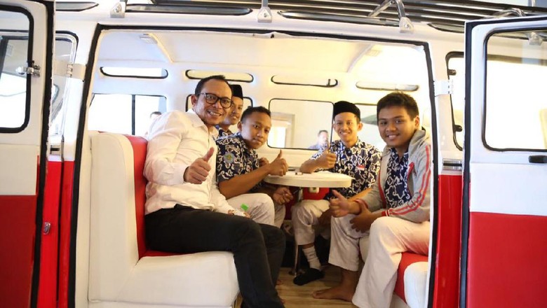 Menaker: Hindari Eksploitasi Alam, Beralih ke Pembangunan SDM Menaker: Hindari Eksploitasi Alam, Beralih ke Pembangunan SDM