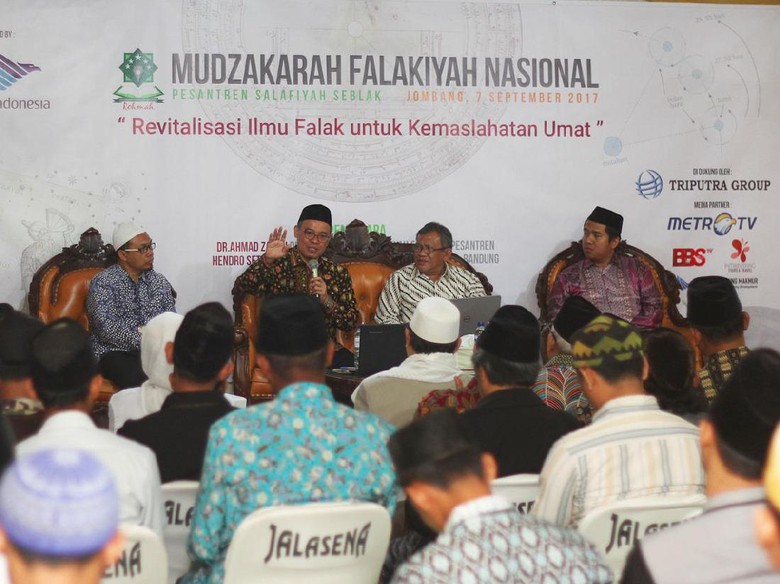 Revitalisasi Ilmu Falak Revitalisasi Ilmu Falak