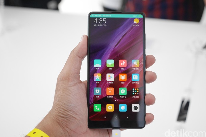 Mi Mix 2 (Foto: Anggoro Suryo Jati/detikINET) Mi Mix 2 (Foto: Anggoro Suryo Jati/detikINET)