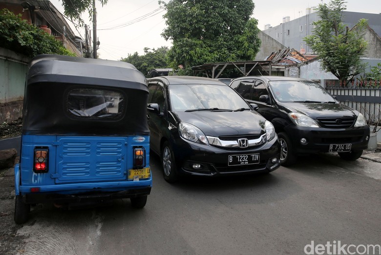 Punya Mobil Tak Punya Garasi Jadi Masalah Semua Komplek Perumahan Punya Mobil Tak Punya Garasi Jadi Masalah Semua Komplek Perumahan