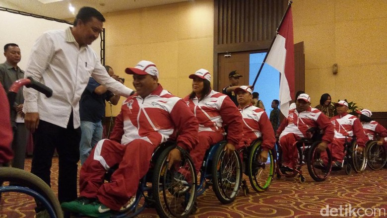 Menpora Lepas Kontingen Indonesia untuk ASEAN Para Games Menpora Lepas Kontingen Indonesia untuk ASEAN Para Games
