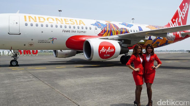 Maskapai AirAsia meluncurkan pesawat bergambar Borobudur dan Bromo (Masaul/detikTravel) Maskapai AirAsia meluncurkan pesawat bergambar Borobudur dan Bromo (Masaul/detikTravel)