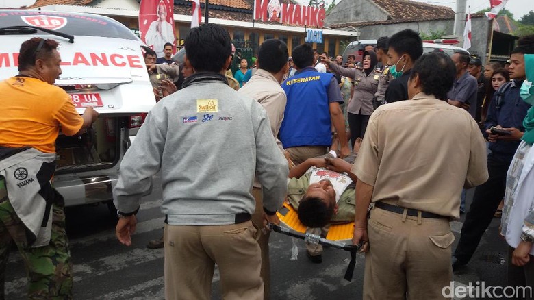 2 Korban Luka dalam Kebakaran 6 Rumah di Yogyakarta Dilarikan ke RS 2 Korban Luka dalam Kebakaran 6 Rumah di Yogyakarta Dilarikan ke RS