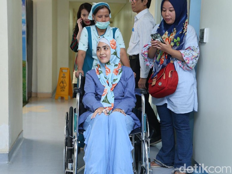 Berapa Biaya Program Bayi Tabung April Jasmine dan Solmed? Berapa Biaya Program Bayi Tabung April Jasmine dan Solmed?