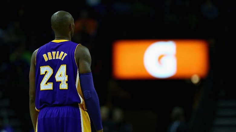 LA Lakers Pensiunkan (Dua) Nomor Punggung Kobe Bryant LA Lakers Pensiunkan (Dua) Nomor Punggung Kobe Bryant