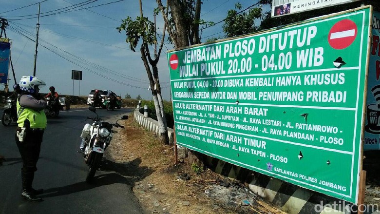 Jembatan Ploso Diperbaiki, Jalur Jombang-Tuban Ditutup 3 Bulan Jembatan Ploso Diperbaiki, Jalur Jombang-Tuban Ditutup 3 Bulan