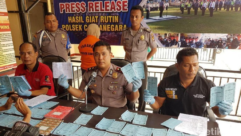 Oknum Guru SD di Mataram Gelapkan Tabungan Murid Oknum Guru SD di Mataram Gelapkan Tabungan Murid