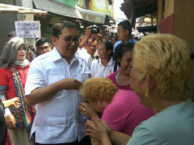Hasil gambar untuk fadli zon ke kampung bayam tanjung priok