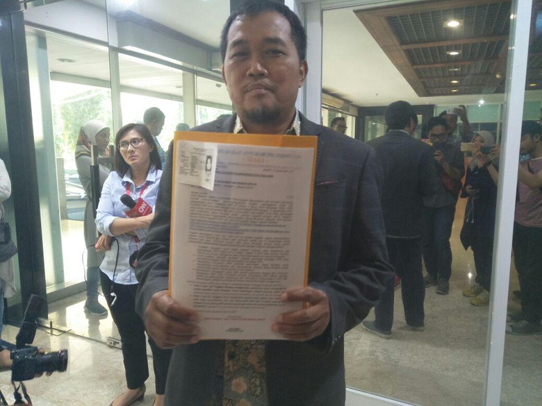Teken Surat Tunda Pemeriksaan Novanto, Fadli Dilaporkan ke MKD DPR Teken Surat Tunda Pemeriksaan Novanto, Fadli Dilaporkan ke MKD DPR