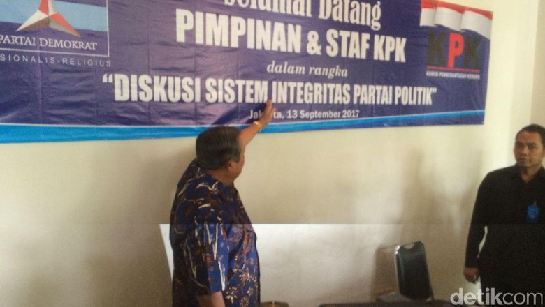 SBY: Pak Jokowi Dukunglah KPK, Polri, Kejaksaan Berkolaborasi SBY: Pak Jokowi Dukunglah KPK, Polri, Kejaksaan Berkolaborasi
