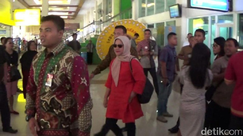 Pernikahan Kahiyang Jokowi Akan Digelar di Solo Pernikahan Kahiyang Jokowi Akan Digelar di Solo