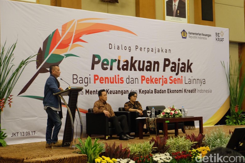 Tak Hanya Pajak Penulis, Pajak Buku Juga Harus Diringankan Tak Hanya Pajak Penulis, Pajak Buku Juga Harus Diringankan