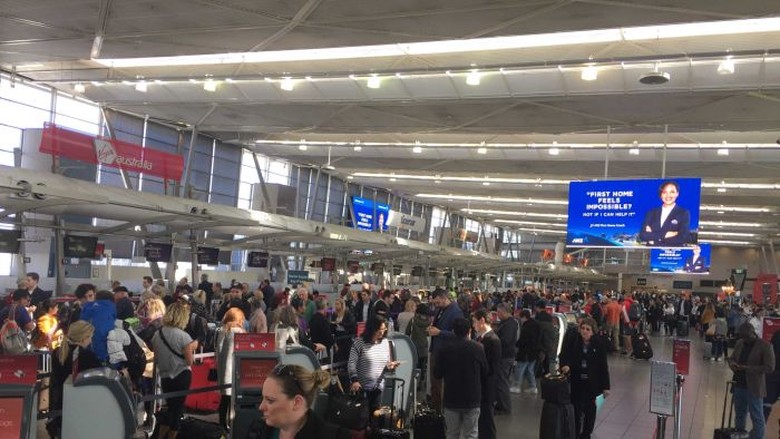 Penerbangan dari dan ke Sydney Tertunda karena Angin Kencang Penerbangan dari dan ke Sydney Tertunda karena Angin Kencang