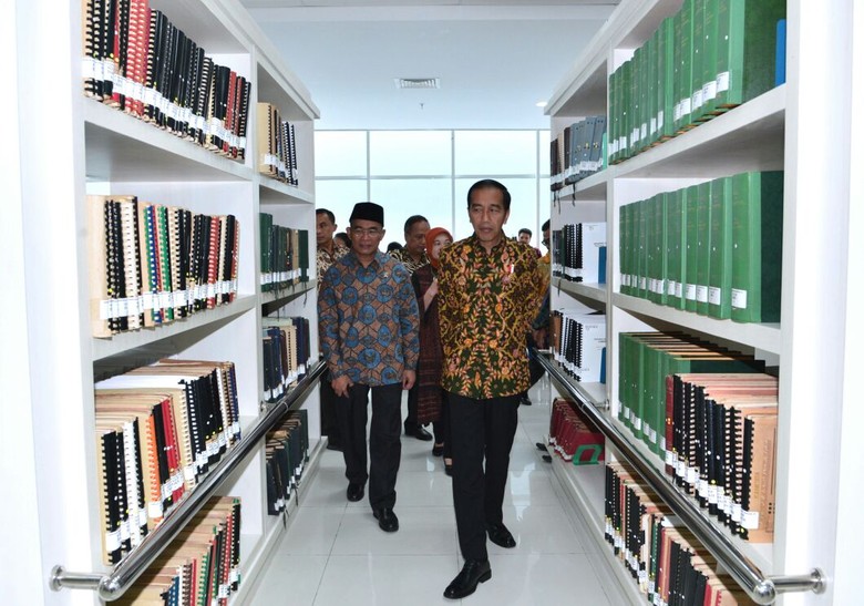 Jokowi di Perpusnas: Sambangi Tunanetra hingga Anak TK Jokowi di Perpusnas: Sambangi Tunanetra hingga Anak TK
