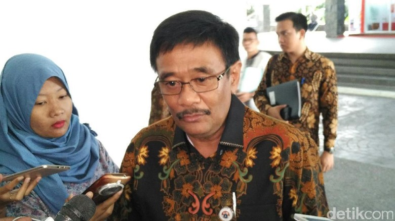 Djarot Kukuh Pertahankan Kontribusi 15 Persen di Raperda Reklamasi Djarot Kukuh Pertahankan Kontribusi 15 Persen di Raperda Reklamasi
