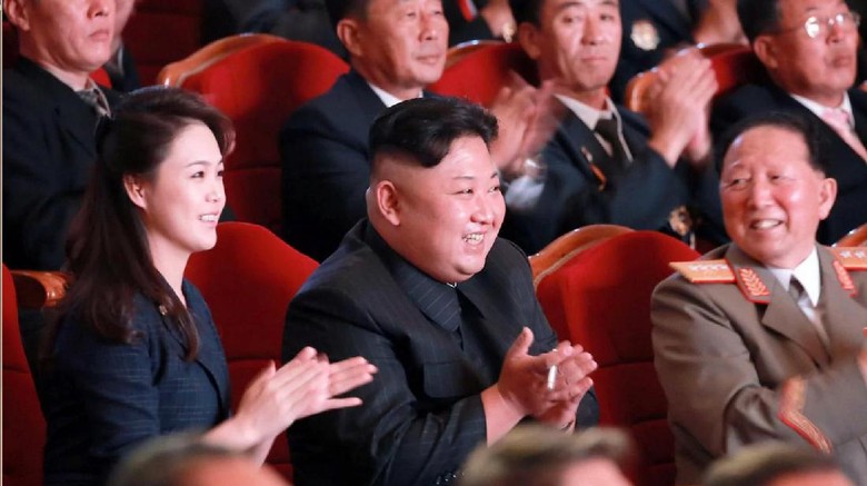 Jarang Muncul, Istri Kim Jong-Un Tampil di Pesta Uji Coba Nuklir Jarang Muncul, Istri Kim Jong-Un Tampil di Pesta Uji Coba Nuklir