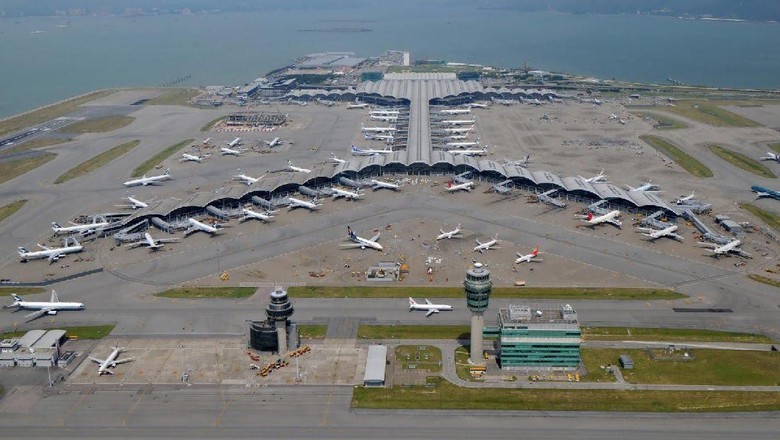 Bandara Hong Kong (@Hoosier Tims Travel Videos/Youtube) Bandara Hong Kong (@Hoosier Tims Travel Videos/Youtube)